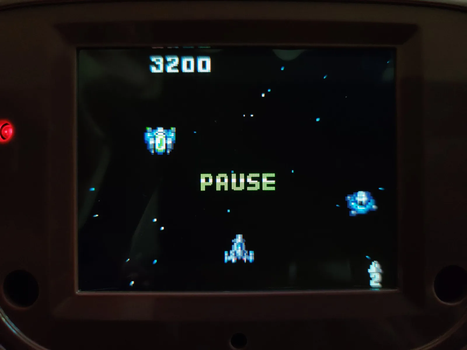 Game Gear IPS screen displaying Aleste 3 paused, score 3200, with no scanlines, showing the vibrant colors of the IPS mod.