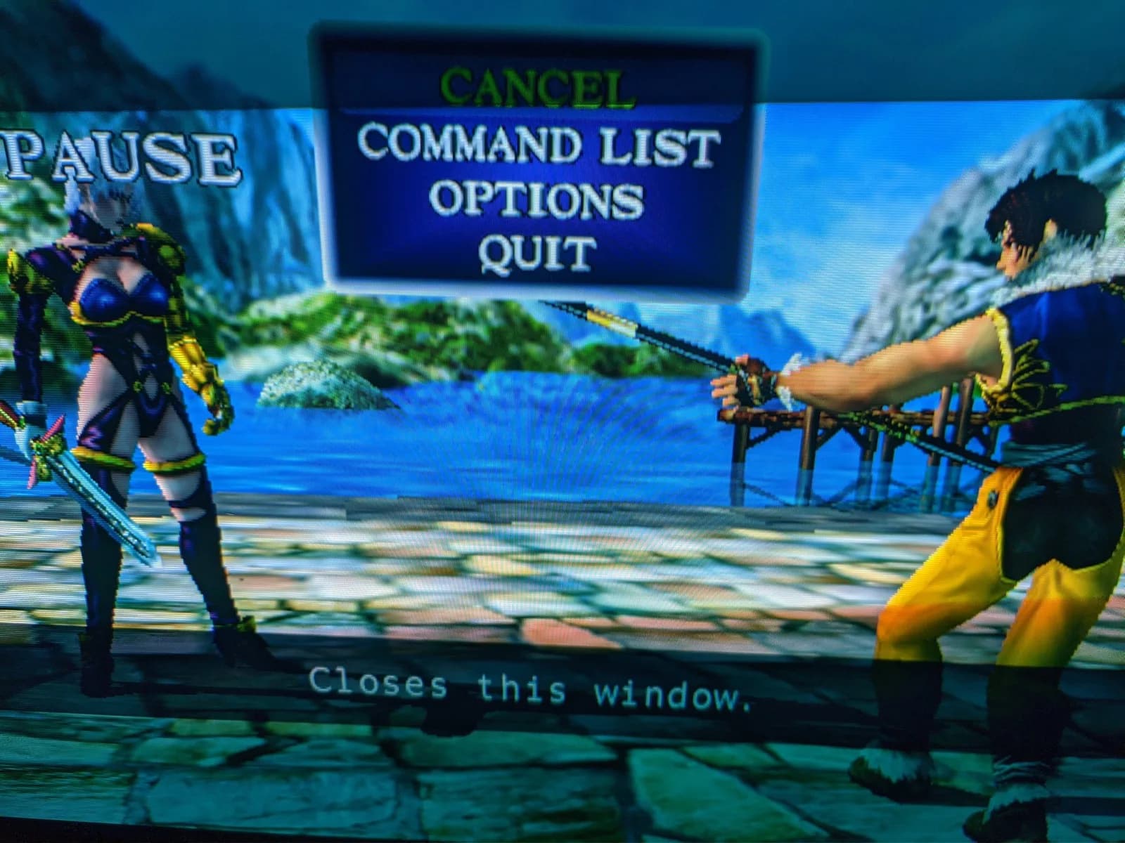 Soul Calibur pause menu (Cancel / Command List / Options / Quit) on the Sony CPD-G420, Ivy versus Kilik on the snowy Stage 5 background, the picture noticeably cool in tone.